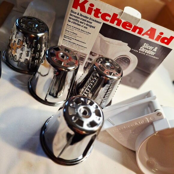 KitchenAid Slicer & Shredder Stand Mixer Attachment New - Picture 5 of 8